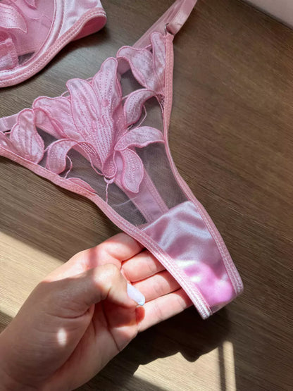 Conjunto Rosa Bebê em Tule Bordado e Tecido Cintilante sem Bojo com Aro de Sustentação | Aura